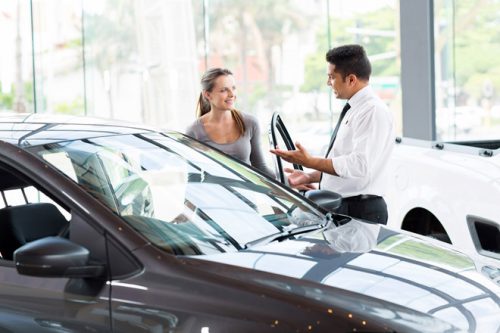 Coi ngày mua xe hợp theo tuổi gia chủ